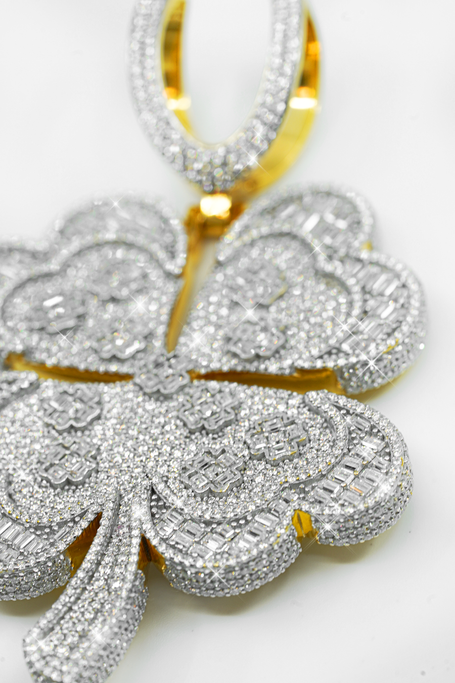 Clover With Baguette Pendant