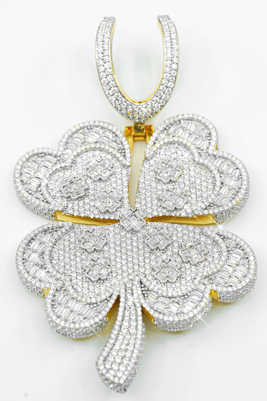 Clover With Baguette Pendant